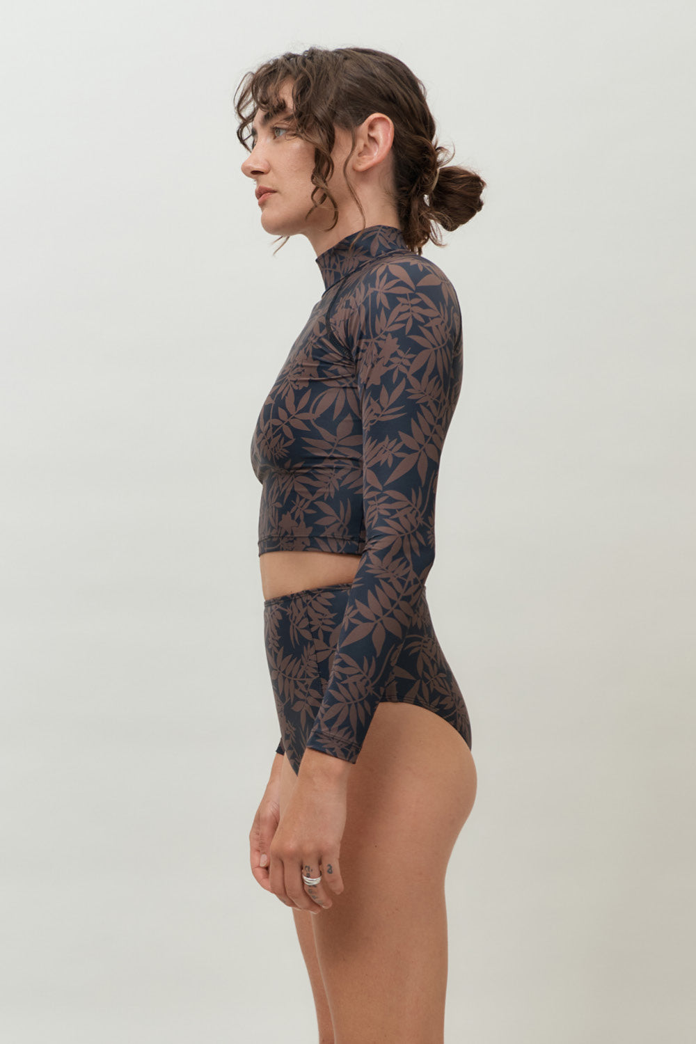 Aire Turtle Neck Rashguard | Leaf Print